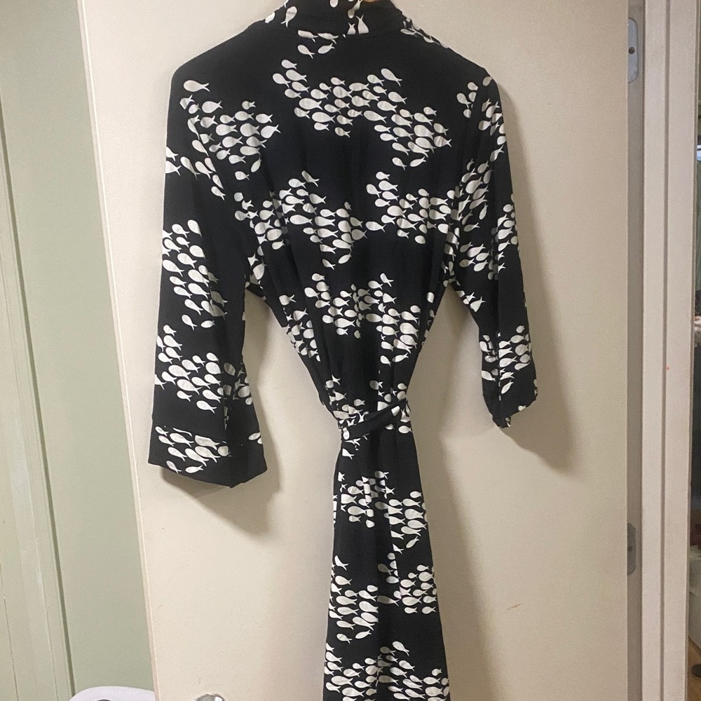 NWOT Fighting Eel Bathrobe xs/small. Fish print - Picture 6 of 6